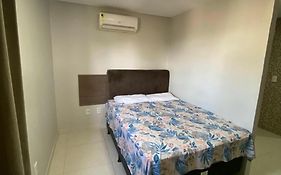 FLAT COMPLETO PERTO DE TUDO WIFi GARAGEM ACADEMIA